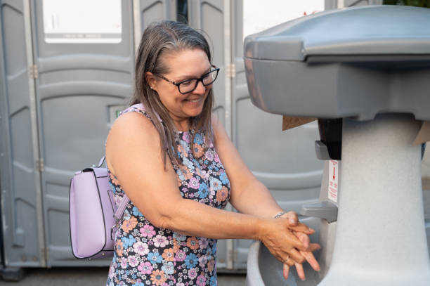 Best Luxury portable toilet rental  in Mayville, WI
